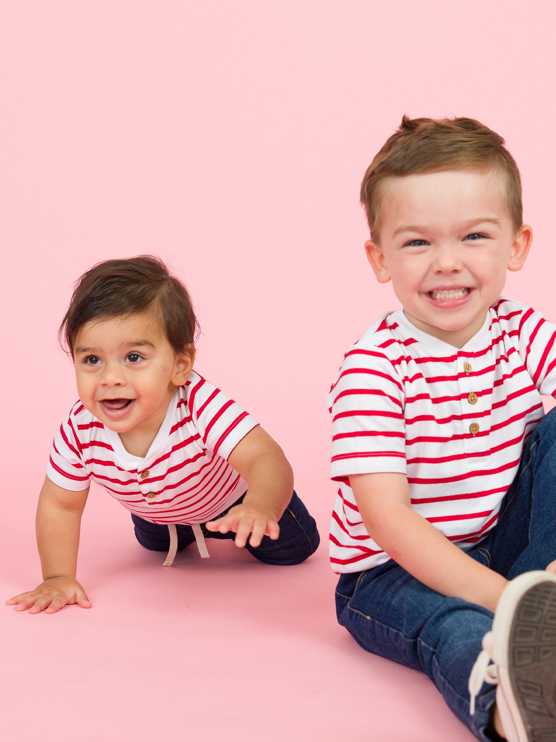 RED & WHITE HENLEY TEE